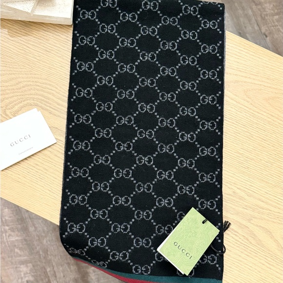 GUCCI 2024 Unisex Wool Tricot GG Monogram Web Solange Scarf in Black/Grey - Picture 4 of 9